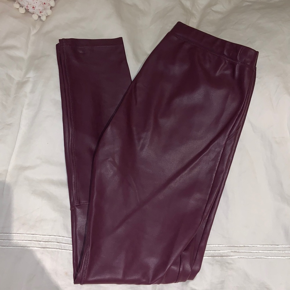 NWOT wilfred vegan leather leggings🍷